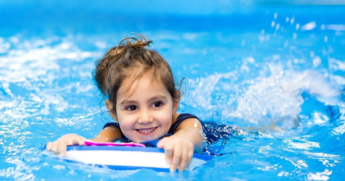 5 Manfaat Berenang Bagi Kesehatan AnakAnak