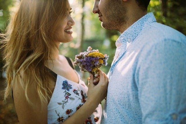 Tanpa Kata, Begini 6 Cara Menyatakan Cinta Pada Pasangan