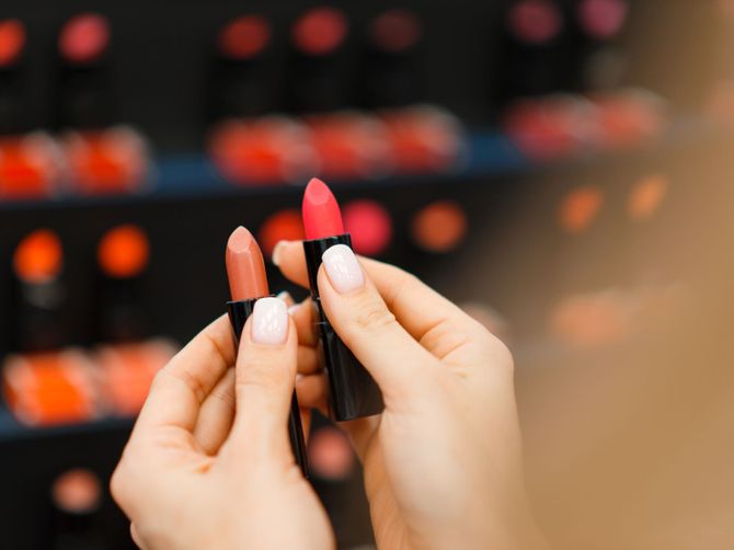 6 Rekomendasi Lipstik Warna Peach Harga Murah Dibawah Rp100 Ribu