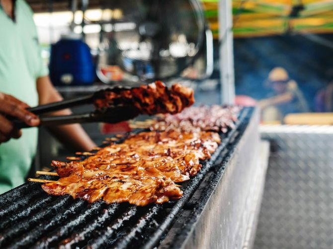 9 Street Food di Indonesia yang Populer Bagi Turis Mancanegara