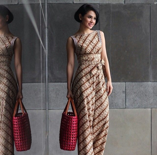 10 Inspirasi Baju Batik Wanita Modern | Galadiva.com