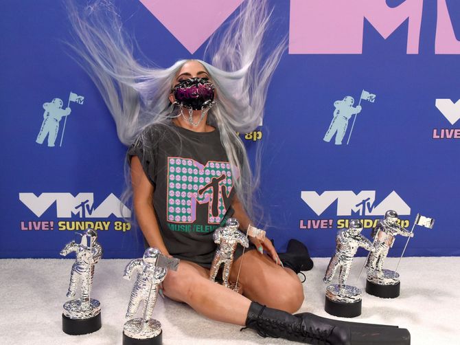 5 Masker Keren Lady Gaga di MTV VMA 2020, Bikin Respek!