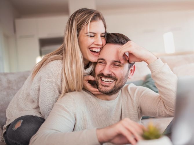 5 Hal Yang Sering Dilakukan Pasangan Bahagia