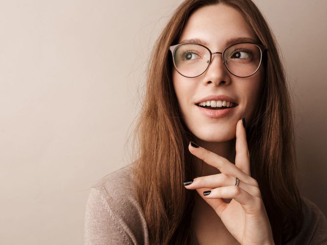 Tips Memilih Kacamata Sesuai Bentuk Wajah Wanita